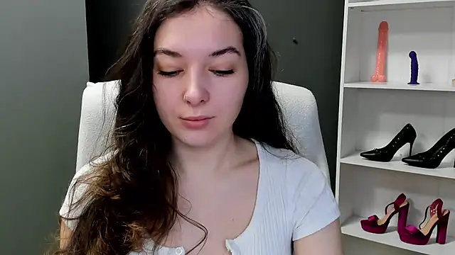 Snapshot of Meagn_Extasy chatting on February 13, 2026, 7:37 am Meagn Extasy online show from February 13, 2026, 7:37 am