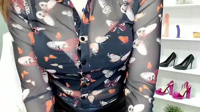 Snapshot of Meagn_Extasy chatting on February 19, 2026, 8:43 am Meagn Extasy online show from February 19, 2026, 8:43 am