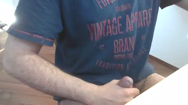 HornyBoy  2004 online show from March 3, 2025, 12:58 pm