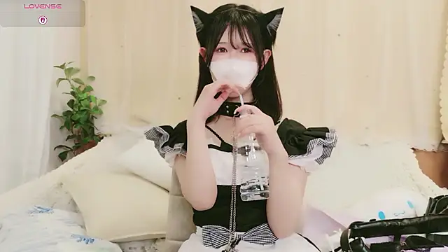 Snapshot of Conatsu chatting on May 4, 2026, 6:42 am Conatsu online show from May 4, 2026, 6:42 am