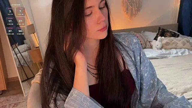 jennetdoll online show from September 25, 2025, 4:00 pm