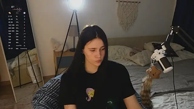 jennetdoll online show from March 24, 2026, 7:41 pm