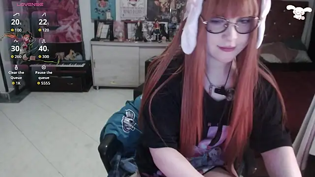 Avril2001 online show from November 26, 2025, 2:45 am