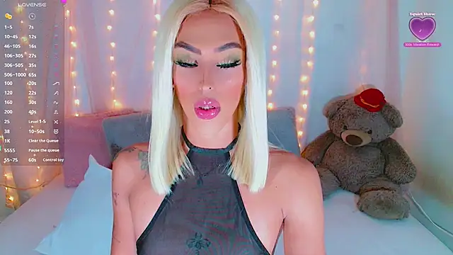 AlanaBekeer online show from November 7, 2025, 8:09 pm