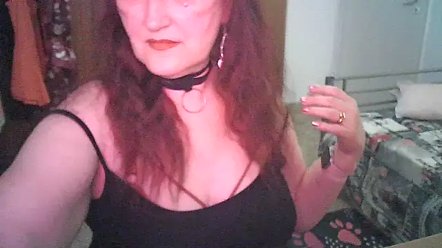 SabrinaXlovess online show from June 4, 2026, 4:35 pm