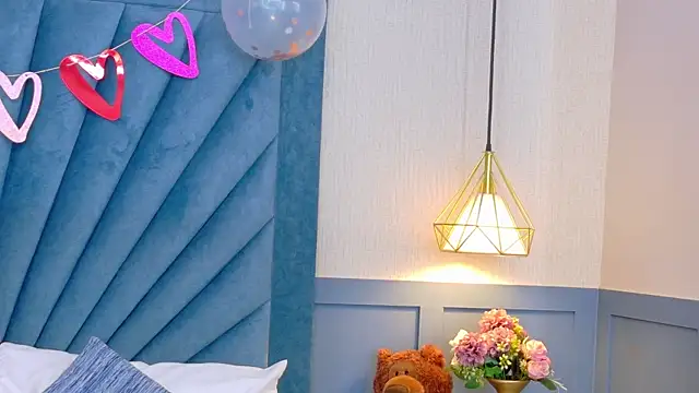 Camille Torres online show from February 19, 2025, 1:17 pm