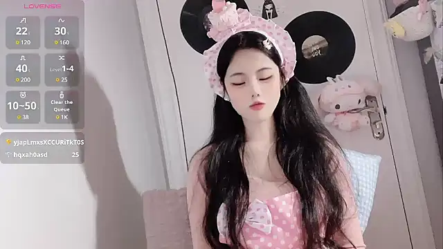 Qedgjwyz1 online show from March 18, 2025, 12:47 pm