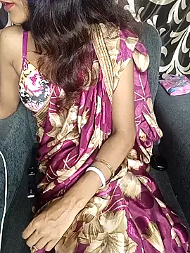 REVA DARLING online show from September 17, 2025, 6:26 am