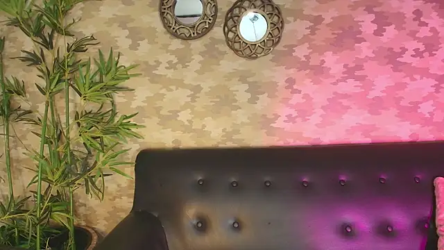 cherry chel online show from September 29, 2025, 8:24 pm