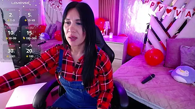 Snapshot of Camille_jhonson chatting on February 13, 2026, 10:00 am Camille jhonson online show from February 13, 2026, 10:00 am