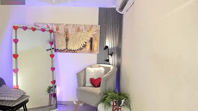 emma alice  online show from February 12, 2025, 12:22 pm