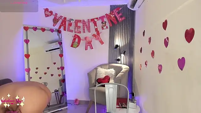 emma alice  online show from February 18, 2025, 6:37 pm