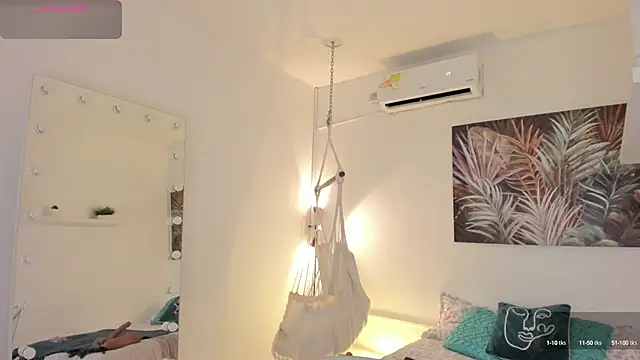 emma alice  online show from March 21, 2025, 12:28 pm