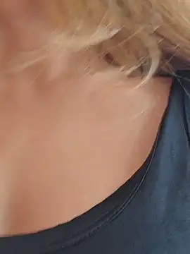 Karen San Miguel online show from September 8, 2025, 7:46 pm