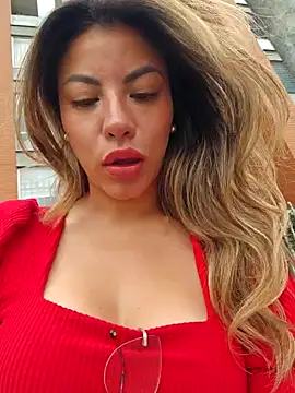 Karen San Miguel online show from November 5, 2025, 6:30 pm