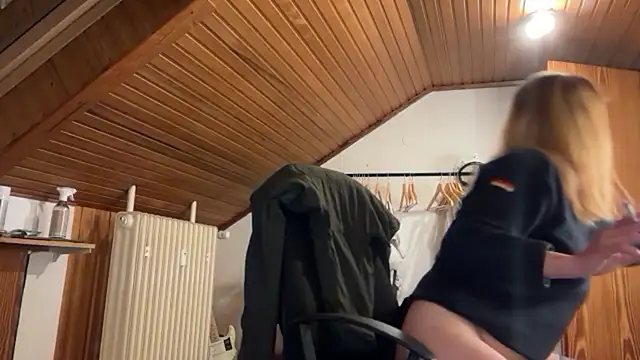 JeSuisUnTapin online show from September 24, 2025, 6:44 pm