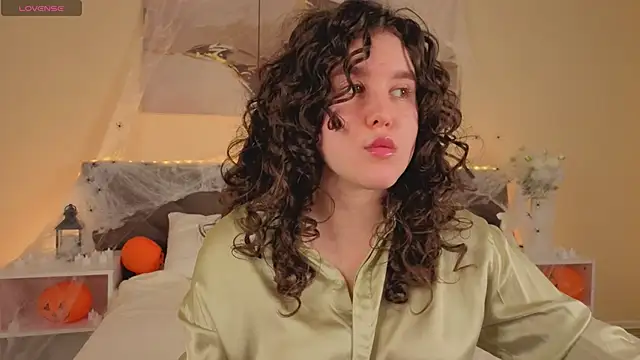 Ariella Sol online show from November 6, 2025, 1:06 am