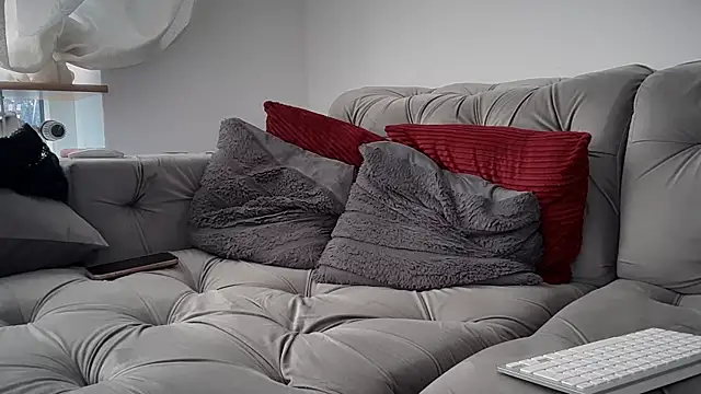 iam valentinadoll online show from March 17, 2025, 12:04 pm