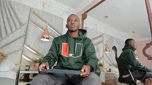 Snapshot of JamesParck chatting on January 26, 2025, 12:33 pm JamesParck online show from January 26, 2025, 12:33 pm