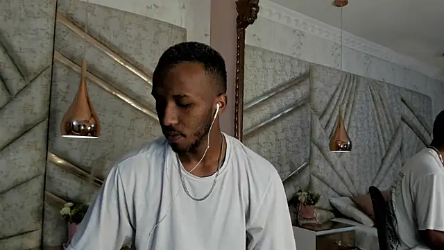 Snapshot of JamesParck chatting on March 20, 2025, 12:32 pm JamesParck online show from March 20, 2025, 12:32 pm