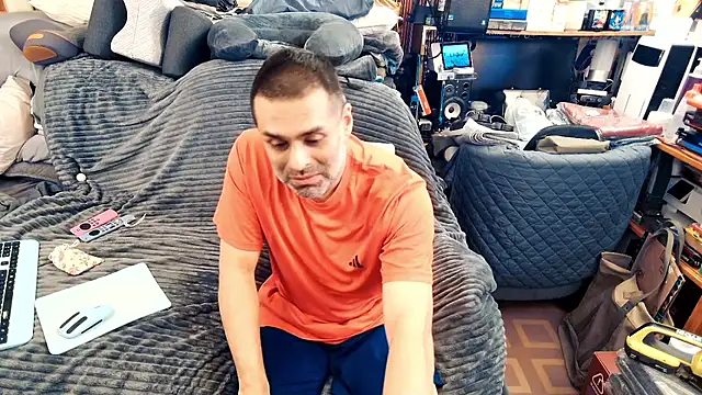 ClampMaster online show from October 11, 2025, 9:57 pm