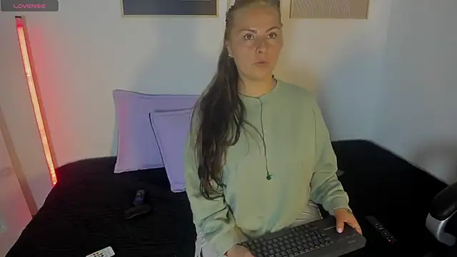 brandy sweet  online show from October 15, 2025, 2:28 pm