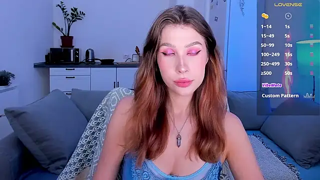 tenderdreams online show from September 17, 2025, 9:27 pm