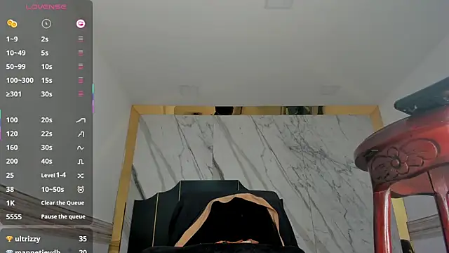 Victtoria Parker online show from November 30, 2025, 1:37 pm