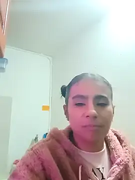 Leslly  online show from February 15, 2025, 11:17 am