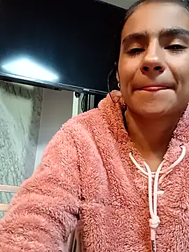 Leslly  online show from September 26, 2025, 11:20 pm