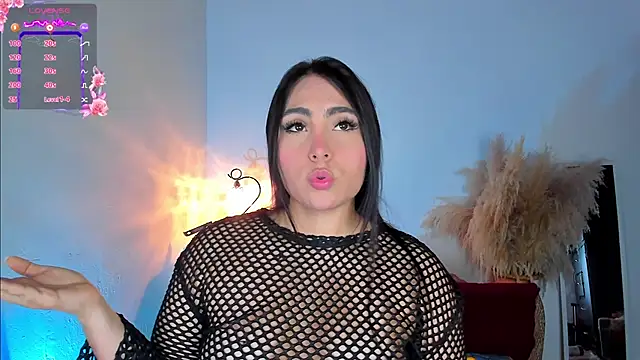 Snapshot of Sarahballiston_ chatting on December 5, 2024, 12:08 am Sarahballiston  online show from December 5, 2024, 12:08 am