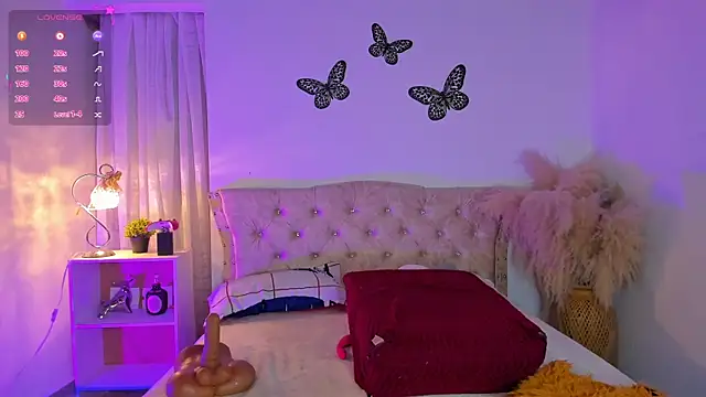 Snapshot of Sarahballiston_ chatting on October 15, 2025, 11:16 pm Sarahballiston  online show from October 15, 2025, 11:16 pm