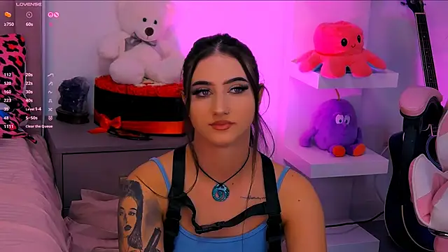 Snapshot of LaylaBrown chatting on September 17, 2025, 8:10 pm LaylaBrown online show from September 17, 2025, 8:10 pm