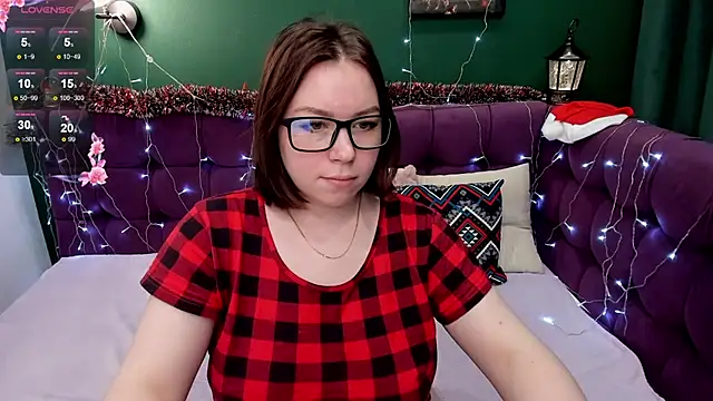 Emily Amorre online show from December 30, 2024, 4:09 am