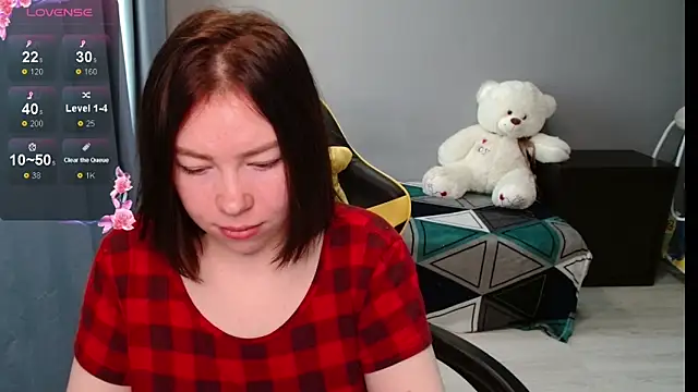 Emily Amorre online show from September 9, 2025, 2:11 am