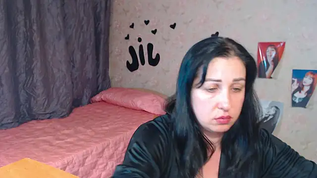 Snapshot of JillStevens chatting on October 17, 2025, 7:38 pm JillStevens online show from October 17, 2025, 7:38 pm