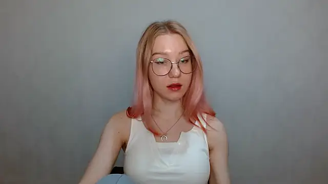 Snapshot of cindi_hot chatting on December 11, 2024, 11:08 am cindi hot online show from December 11, 2024, 11:08 am