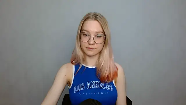 Snapshot of cindi_hot chatting on January 3, 2025, 12:41 pm cindi hot online show from January 3, 2025, 12:41 pm