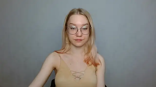 Snapshot of cindi_hot chatting on January 23, 2025, 9:39 am cindi hot online show from January 23, 2025, 9:39 am