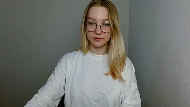 Snapshot of cindi_hot chatting on March 17, 2025, 11:31 am cindi hot online show from March 17, 2025, 11:31 am