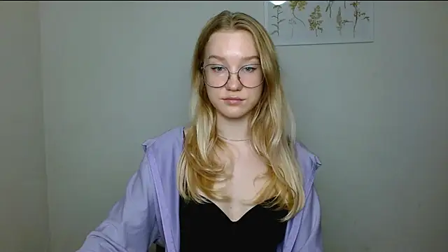 Snapshot of cindi_hot chatting on October 7, 2025, 11:51 am cindi hot online show from October 7, 2025, 11:51 am