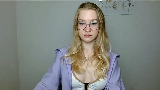 Snapshot of cindi_hot chatting on October 8, 2025, 9:40 am cindi hot online show from October 8, 2025, 9:40 am