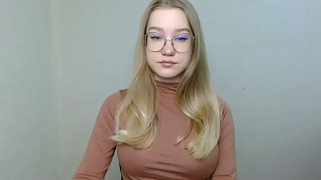 cindi hot online show from April 15, 2026, 10:44 am