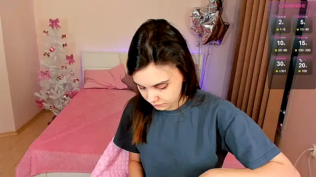 Snapshot of SusieMorris chatting on December 21, 2024, 5:14 am SusieMorris online show from December 21, 2024, 5:14 am