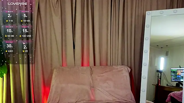 Snapshot of SusieMorris chatting on February 19, 2025, 5:27 am SusieMorris online show from February 19, 2025, 5:27 am