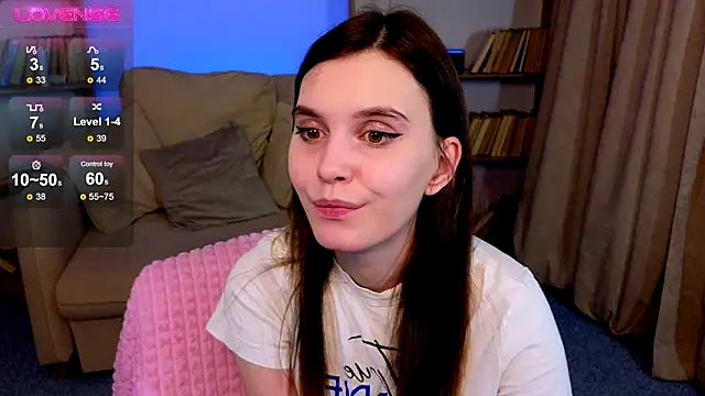 Snapshot of SusieMorris chatting on February 22, 2025, 2:06 am SusieMorris online show from February 22, 2025, 2:06 am