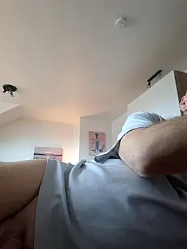 Milkasahne64 online show from November 1, 2025, 10:28 am