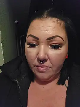 -BonnieBlack- online show from December 14, 2025, 2:17 am