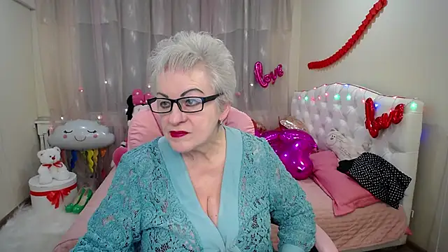 KayleSmoll online show from February 2, 2025, 7:25 pm