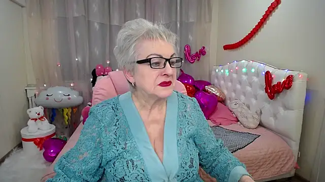 KayleSmoll online show from February 2, 2025, 10:28 pm